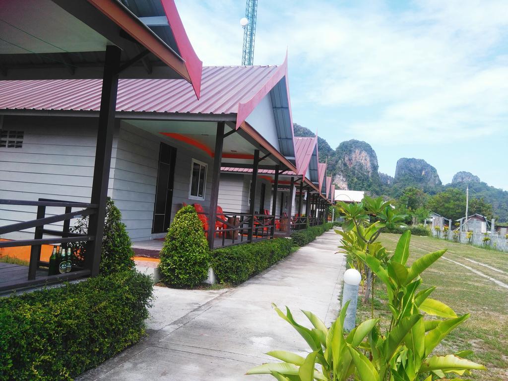 Phi Phi Coralbay Hotel Exterior photo