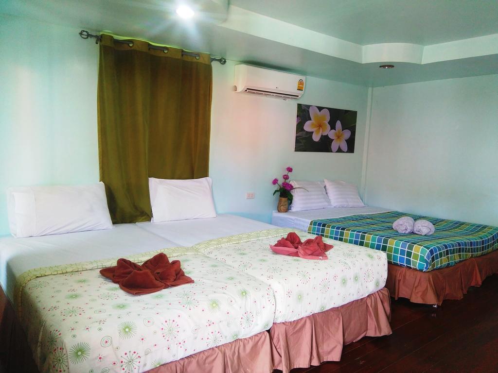 Phi Phi Coralbay Hotel Exterior photo