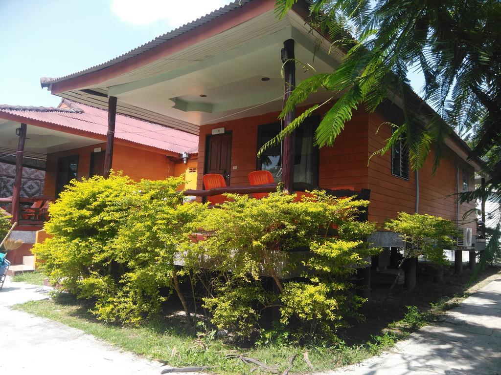 Phi Phi Coralbay Hotel Exterior photo